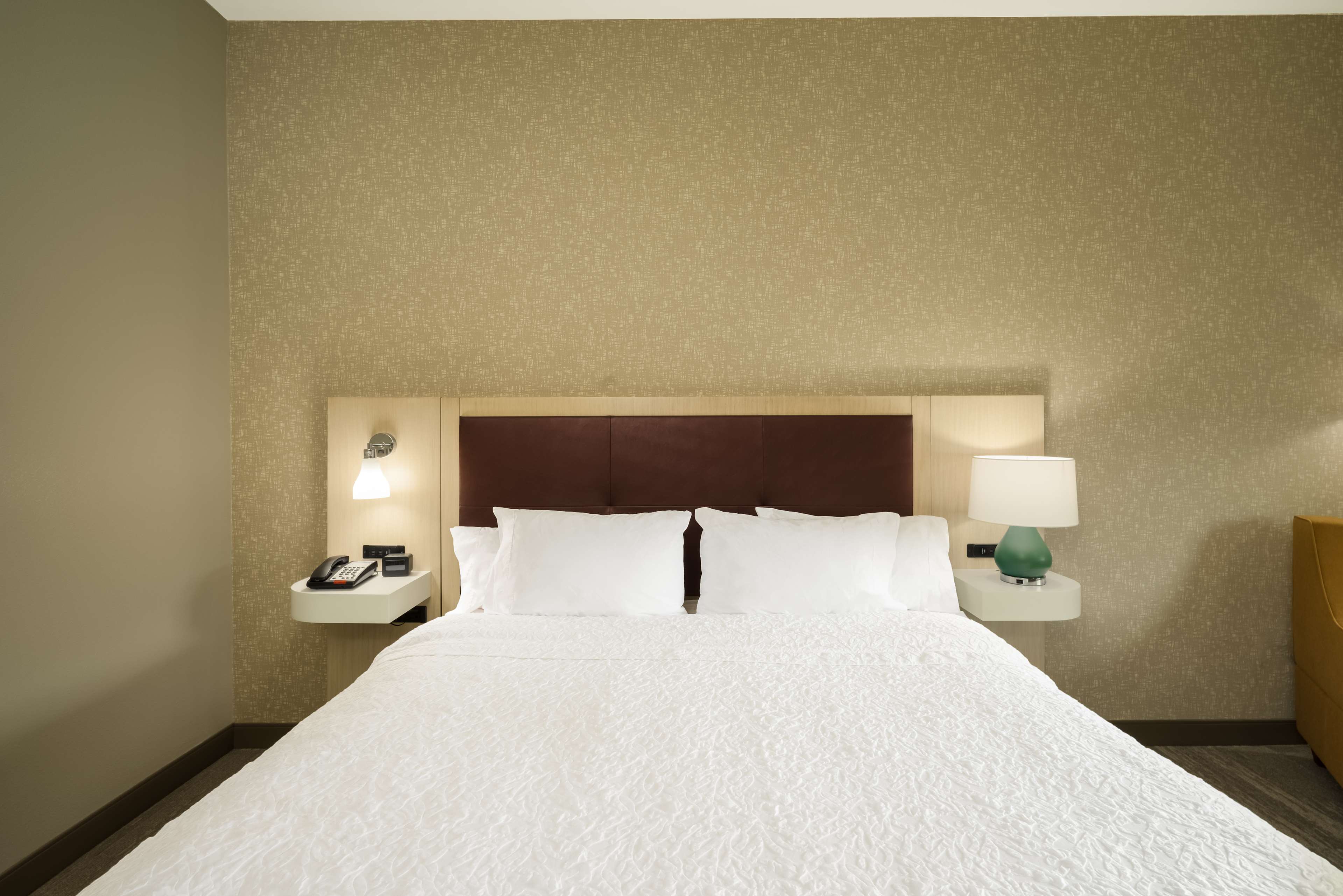Hampton Inn Newport, TN Room Type - 1KG MOB HEAR ACC RI-SHW NS