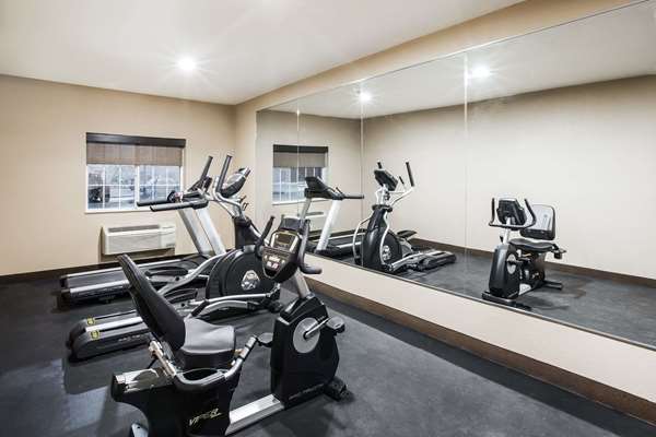 Fitness/ Exercise Room - Super 8 Hotel Altoona - I-80, Exit 142