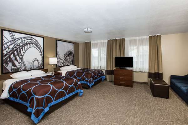 Suite - Super 8 Hotel Altoona - I-80, Exit 142