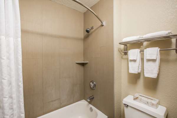  - Super 8 Hotel Altoona - I-80, Exit 142