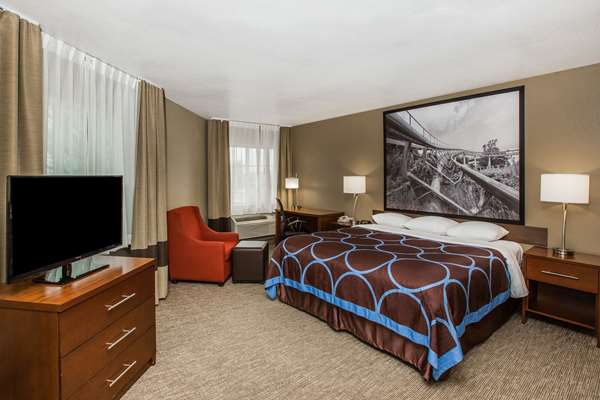 Suite - Super 8 Hotel Altoona - I-80, Exit 142