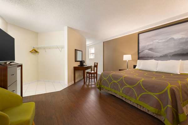  - Super 8 Hotel Prince George