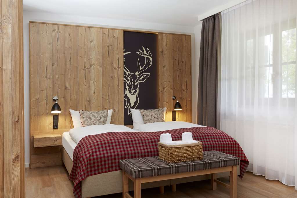 H+ ALPINA GARMISCH-guestroom-Guest Room,On-Site.jpg