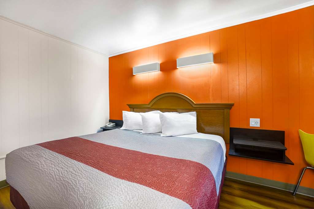 MOTEL 6 ILION, NY-guestroom-Guest Room,On-Site.jpg