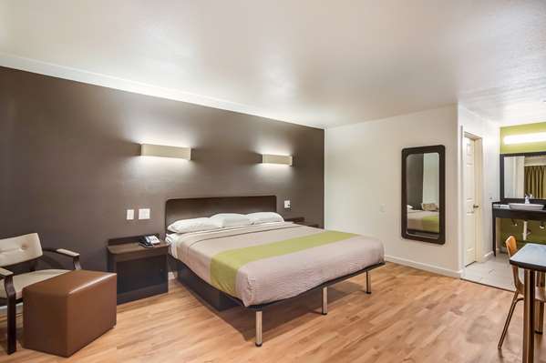  - Studio 6 Extended Stay Hotel Huntsville - I-45, Exit 115