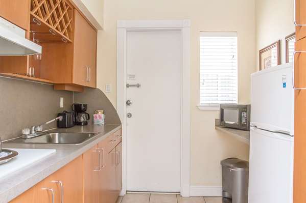 Suite - Dorchester Hotel & Suites Miami Beach