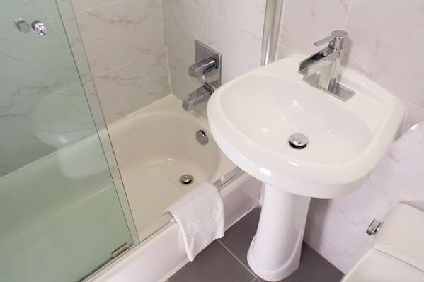  - Dorchester Hotel & Suites Miami Beach