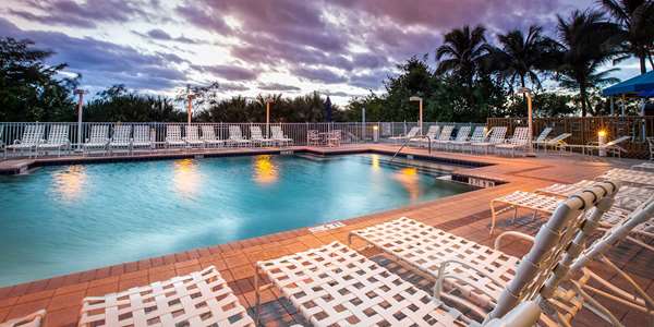 Pool - Gull Wing Beach Resort Fort Myers Beach
