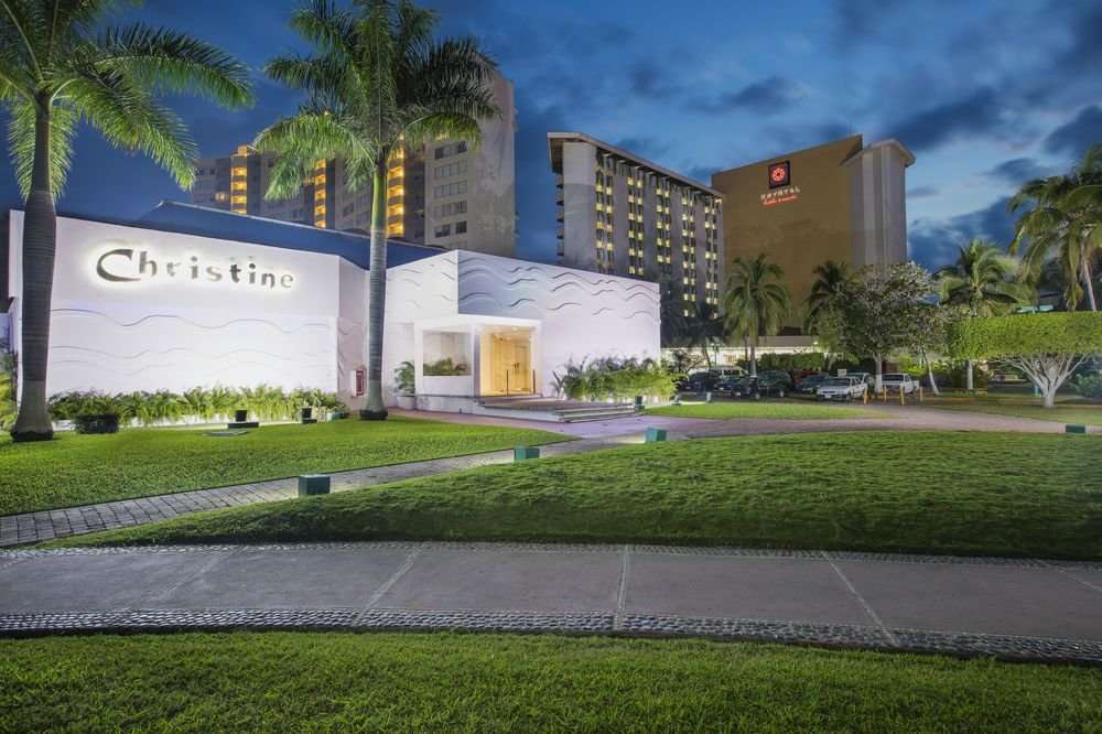 KRYSTAL IXTAPA-guestroom-Guest Room,On-Site.jpg