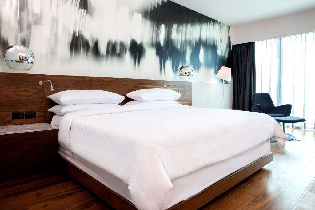 KRYSTAL URBAN GUADALAJARA-guestroom-Guest Room,On-Site.jpg