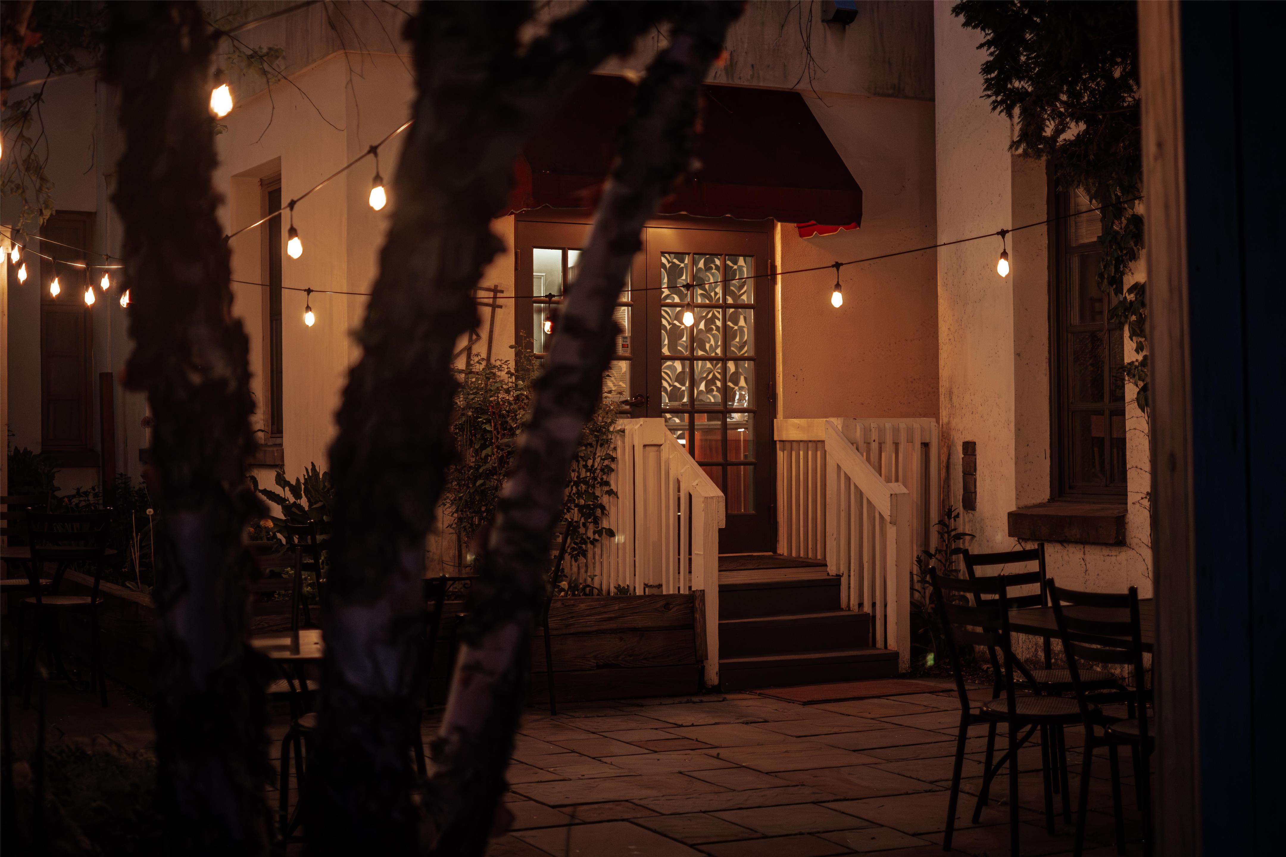 La Tourelle Lounge Night Time | La Tourelle Inn & Spa