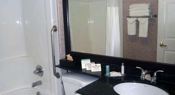  - Pacific Inn & Suites Kamloops