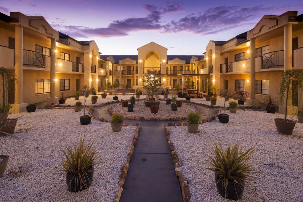Best Western Plus Canberra Central Apart