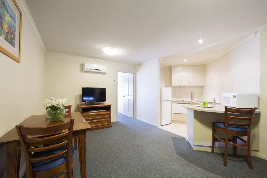 PARKLANDS CENTRAL APARTMENT HOTEL-guestroom-Guest Room,Guest Room Amenity,Kitchen/Kitchenette,Suite,On-Site.jpg