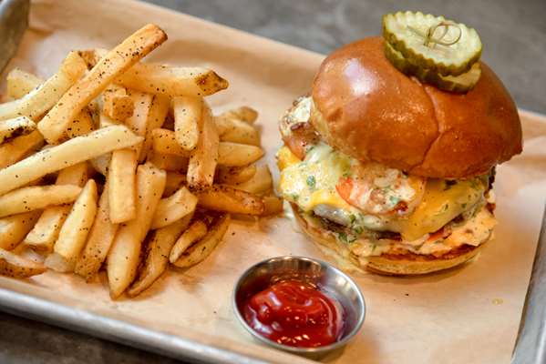 Restaurant - Riverwalk Plaza Hotel & Suites San Antonio - I-10 & I-35, Exit 155B