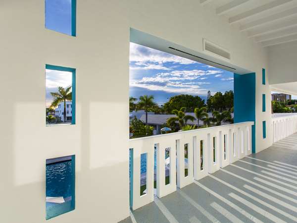  - Vagabond Hotel Miami