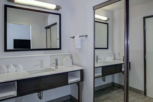  - Hampton Inn Irvine - I-405, Exit 8
