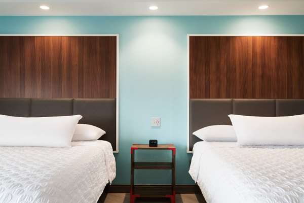  - Tru by Hilton Hotel York