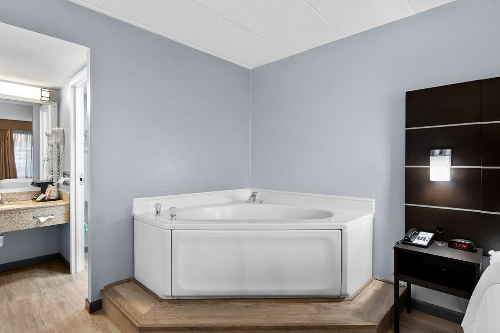 SureStay Plus by Best Western Brandywine Valley-guestroom-Guest Room,On-Site.jpg