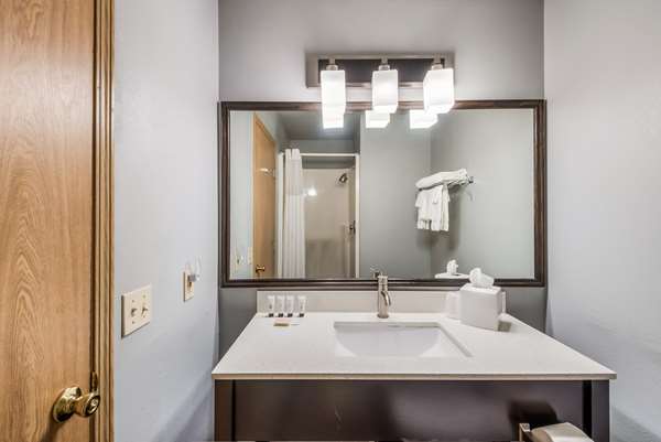  - Red Lion Inn & Suites Sequim