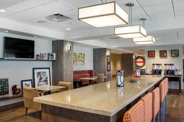 Restaurant - Hampton Inn Parker