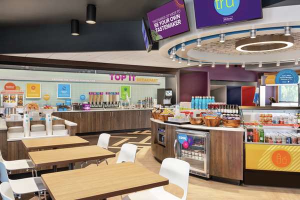  - Tru by Hilton Meridian - I-84, Exit 46