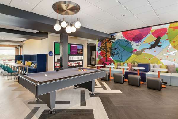  - Tru by Hilton Meridian - I-84, Exit 46