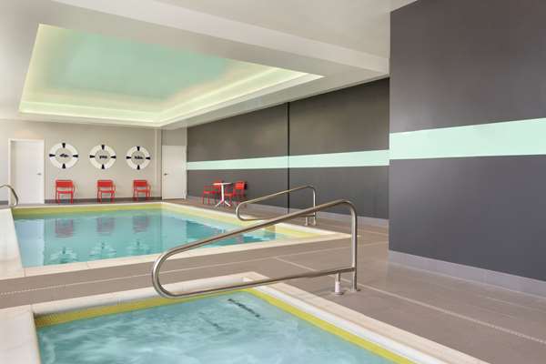 Pool - Tru by Hilton Meridian - I-84, Exit 46