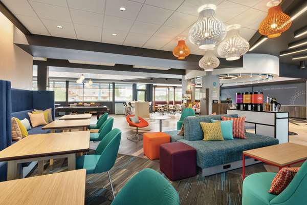  - Tru by Hilton Meridian - I-84, Exit 46