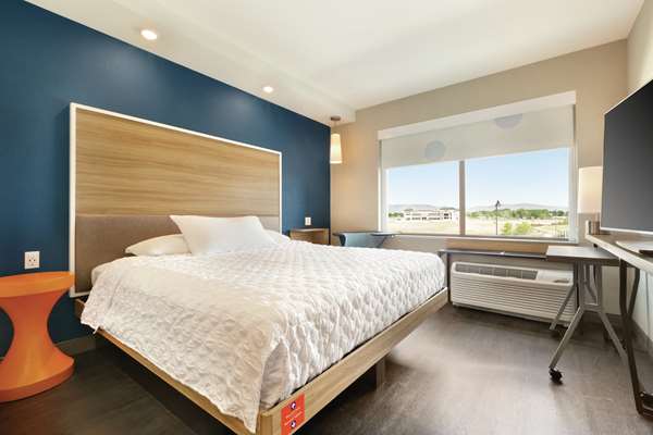  - Tru by Hilton Meridian - I-84, Exit 46