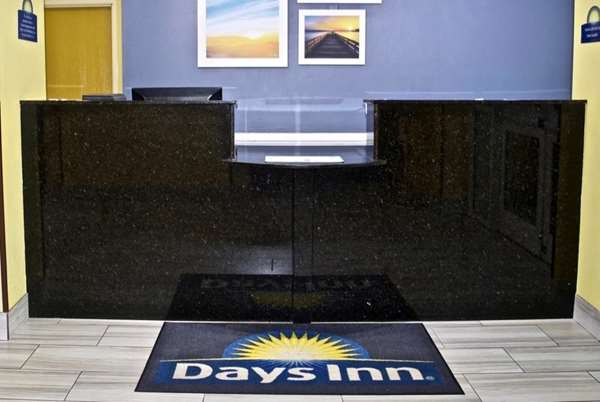  - Days Inn & Suites Grovetown - I-20, Exit 194