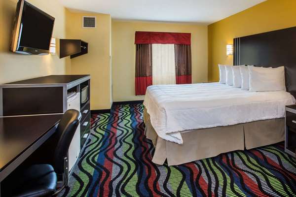  - Days Inn & Suites Grovetown - I-20, Exit 194