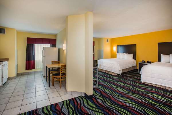  - Days Inn & Suites Grovetown - I-20, Exit 194