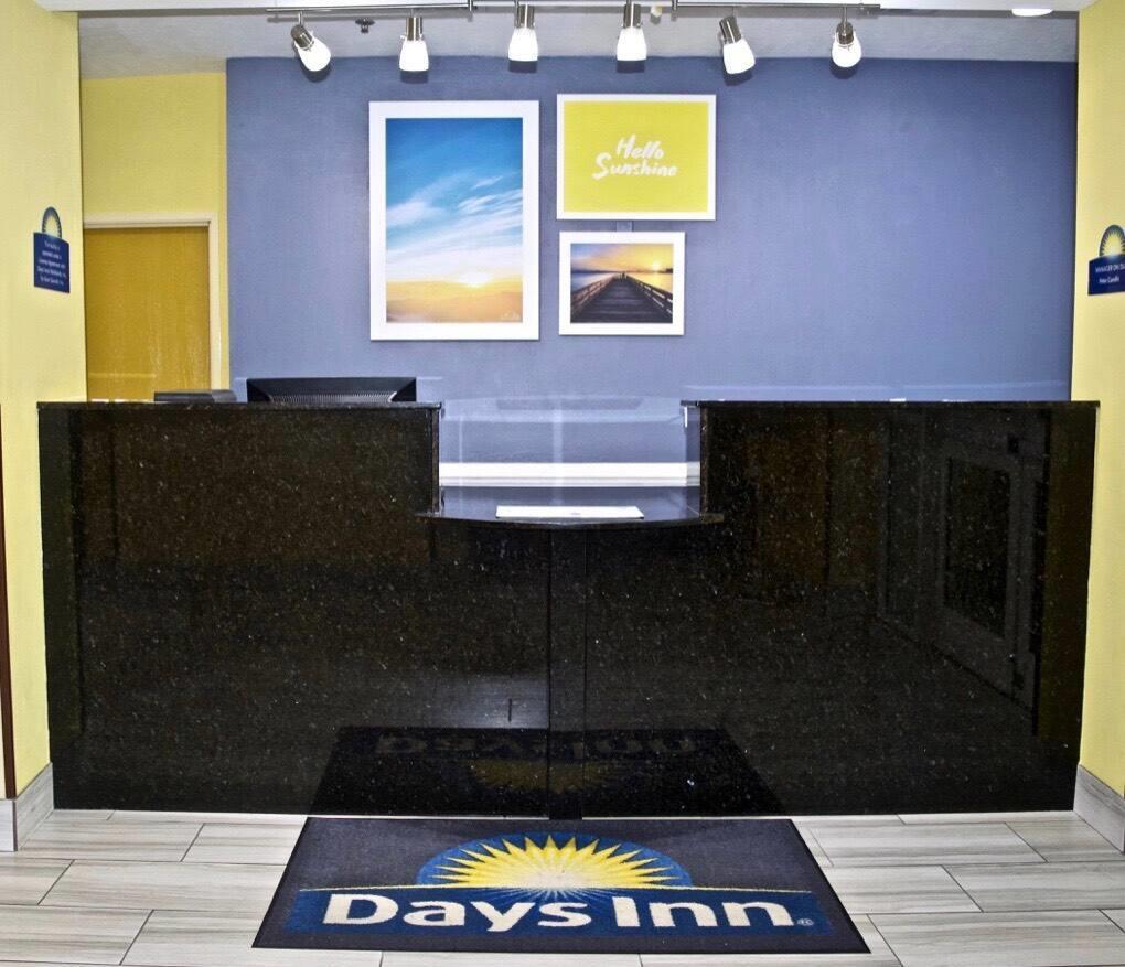 Lobby | Days Inn & Suites by Wyndham Augusta Near Fort Gordon
