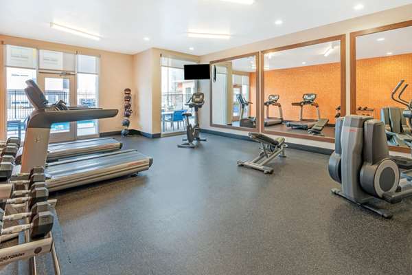Fitness/ Exercise Room - La Quinta Inn & Suites Airport Oklahoma City - I-40, Exit 145