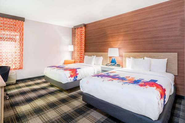  - La Quinta Inn & Suites Airport Oklahoma City - I-40, Exit 145