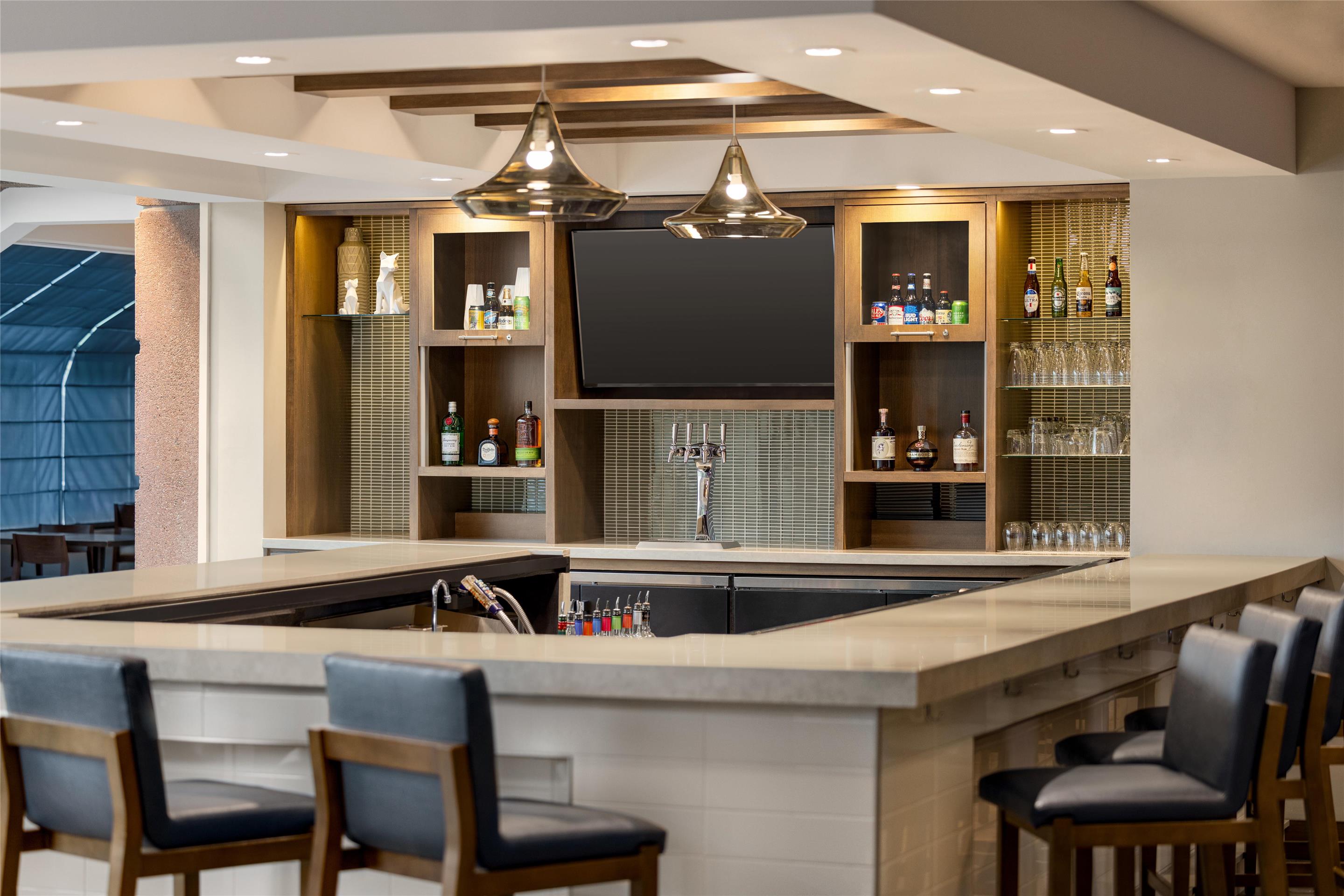 Bar Lounge | Hyatt Place Keystone / Dillon
