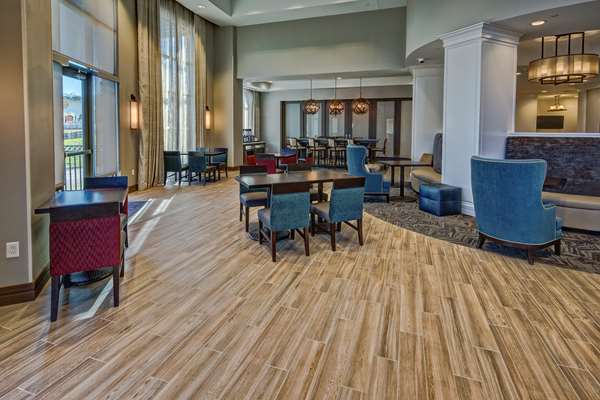 Restaurant - Hampton Inn & Suites Berry Farms Franklin