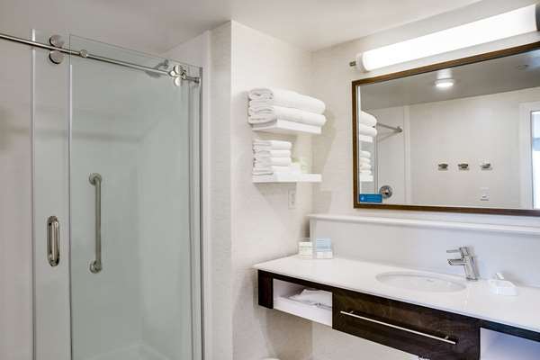  - Hampton Inn & Suites Downtown Fort Worth - I-35, Exit 52A