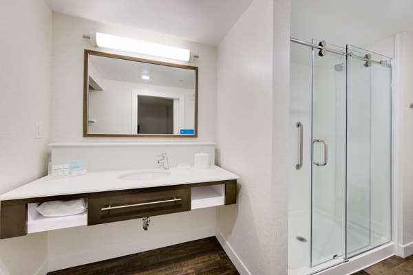  - Hampton Inn & Suites Downtown Fort Worth - I-35, Exit 52A