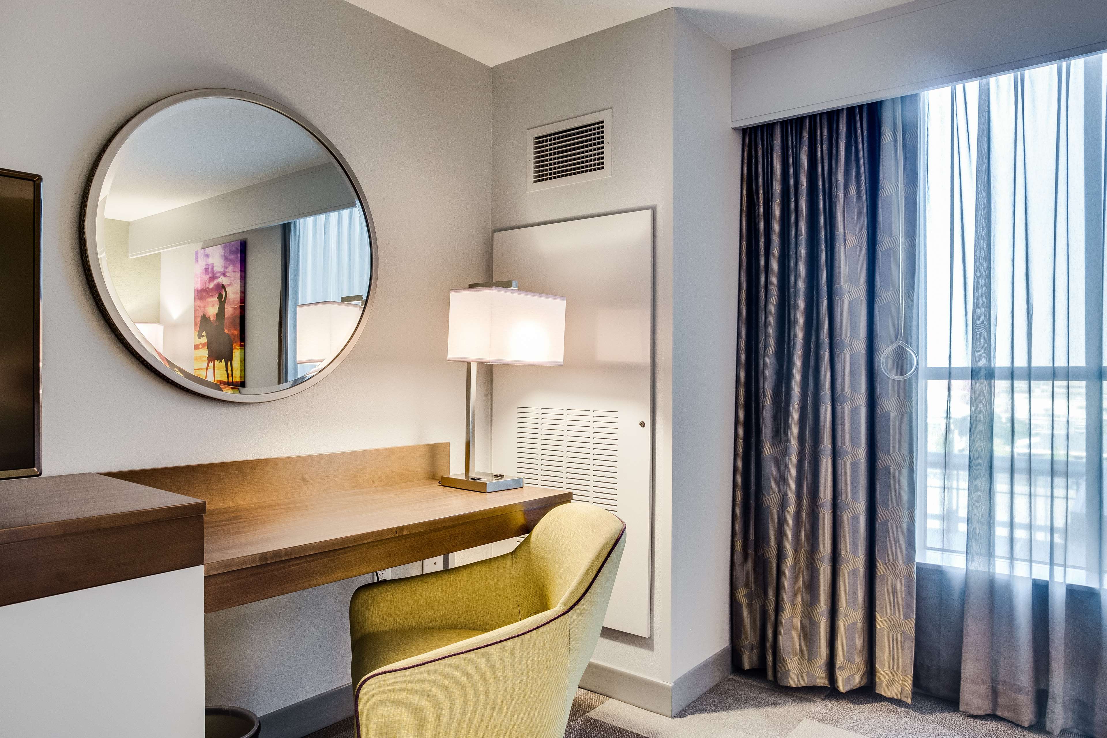 Hampton Inn & Suites by Hilton Fort Worth Downtown Room Type - 1KN HEARING ACC STUDIO NS