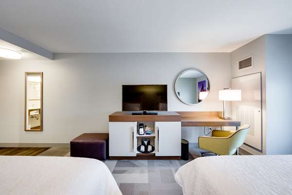  - Hampton Inn & Suites Downtown Fort Worth - I-35, Exit 52A