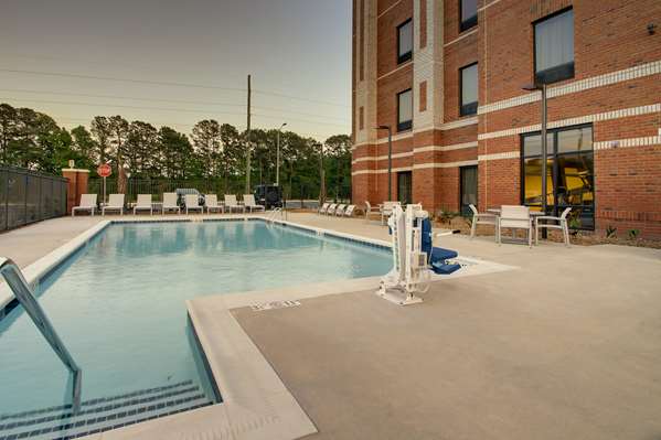 Pool - Hampton Inn Sneads Ferry