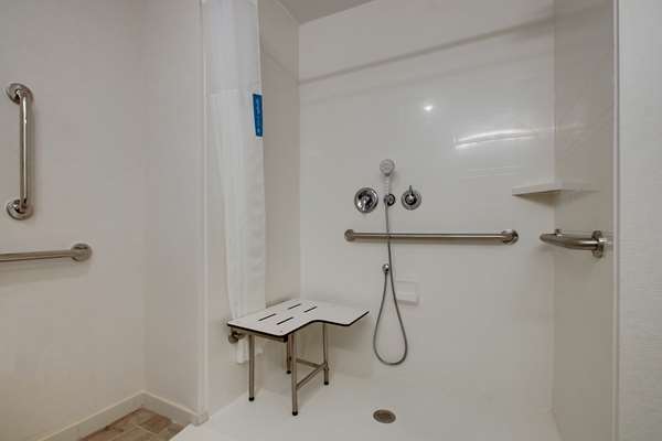  - Hampton Inn Sneads Ferry