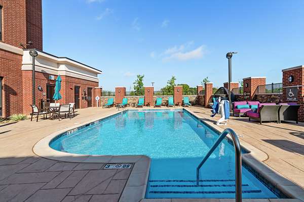 Pool - Hilton Garden Inn Edmond - I-35, Exit 143
