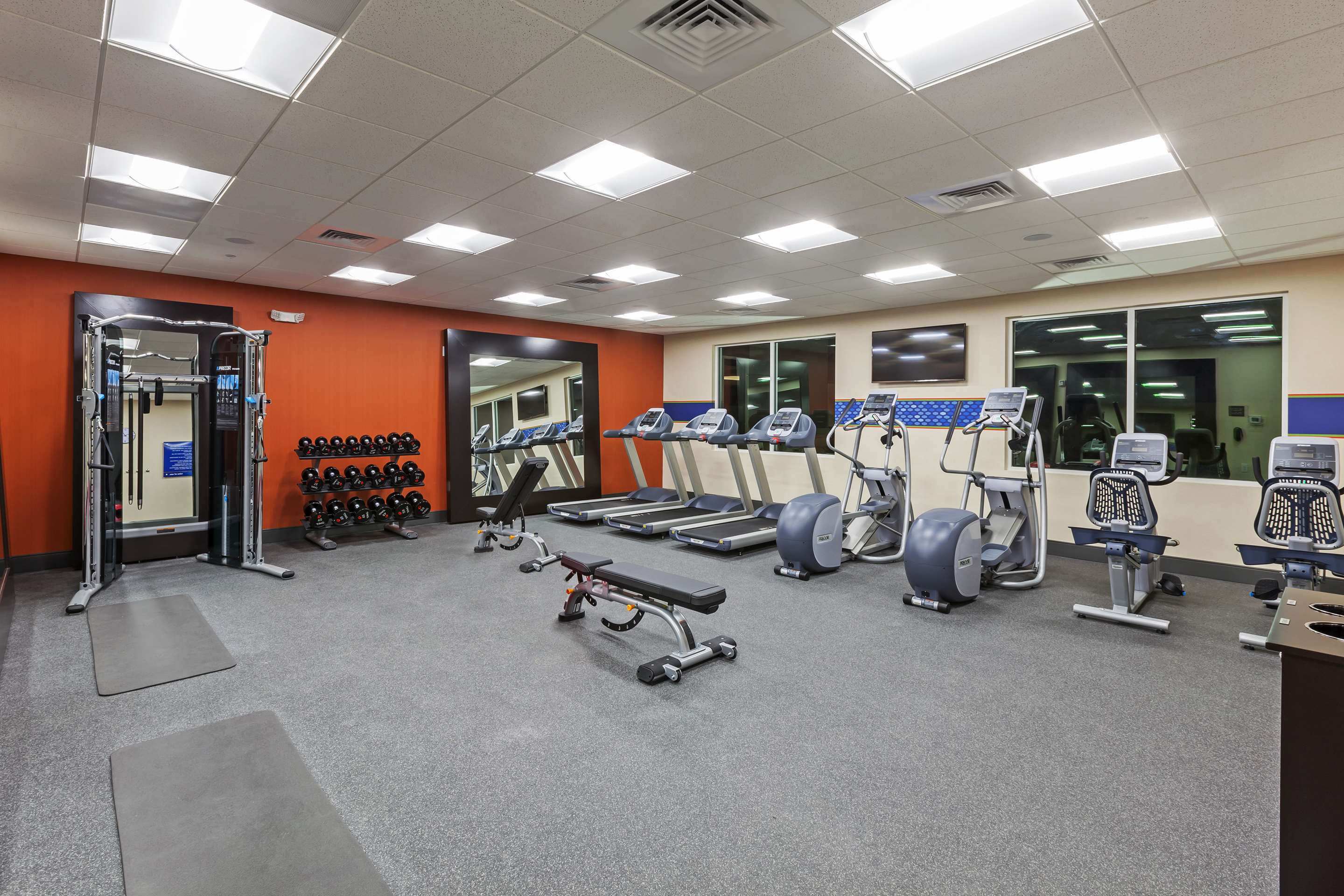 Health club fitness center gym | Hampton Inn Bulverde Texas Hill Country
