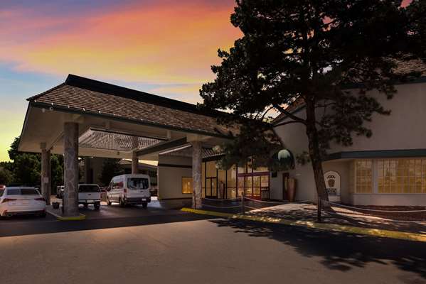 Exterior view - SureStay Plus by Best Western Airport Reno - I-580, Exit 33