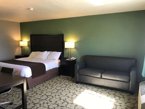  - SureStay Plus by Best Western Bettendorf - I-74, Exit 2
