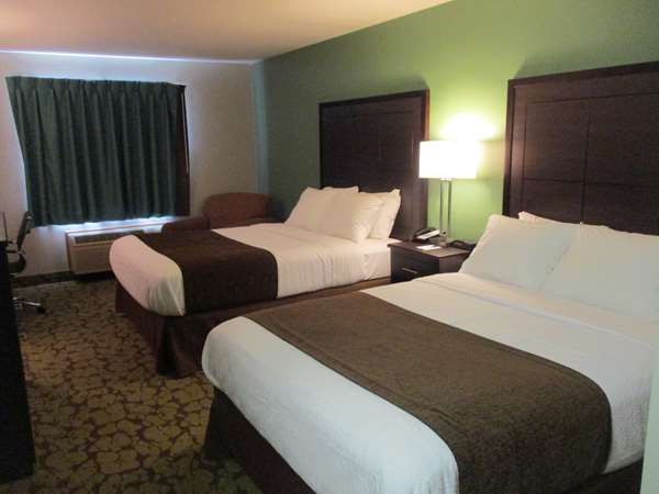  - SureStay Plus by Best Western Bettendorf - I-74, Exit 2