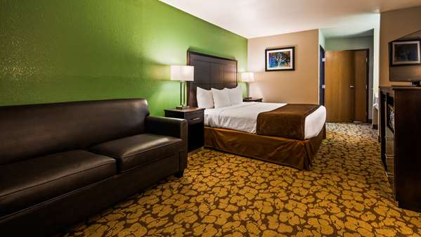  - SureStay Plus by Best Western Bettendorf - I-74, Exit 2